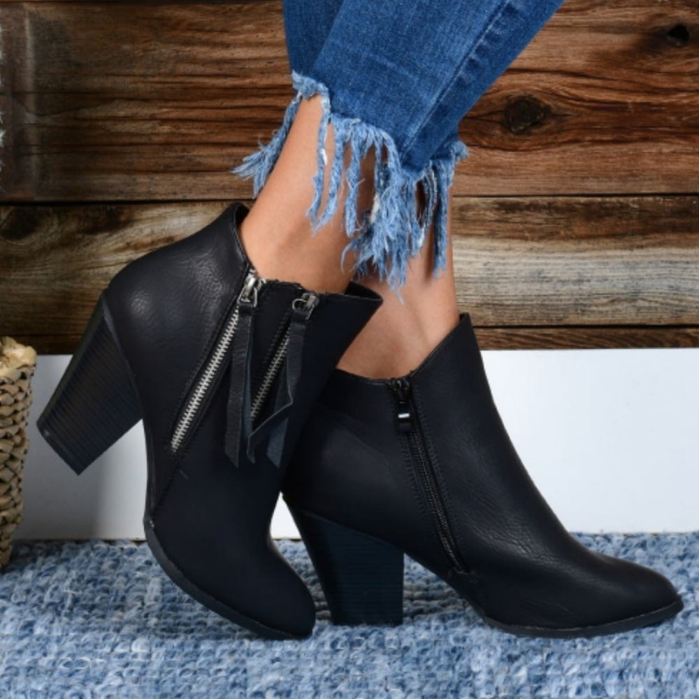 NEW Boutique Chic Double Zipper Booties